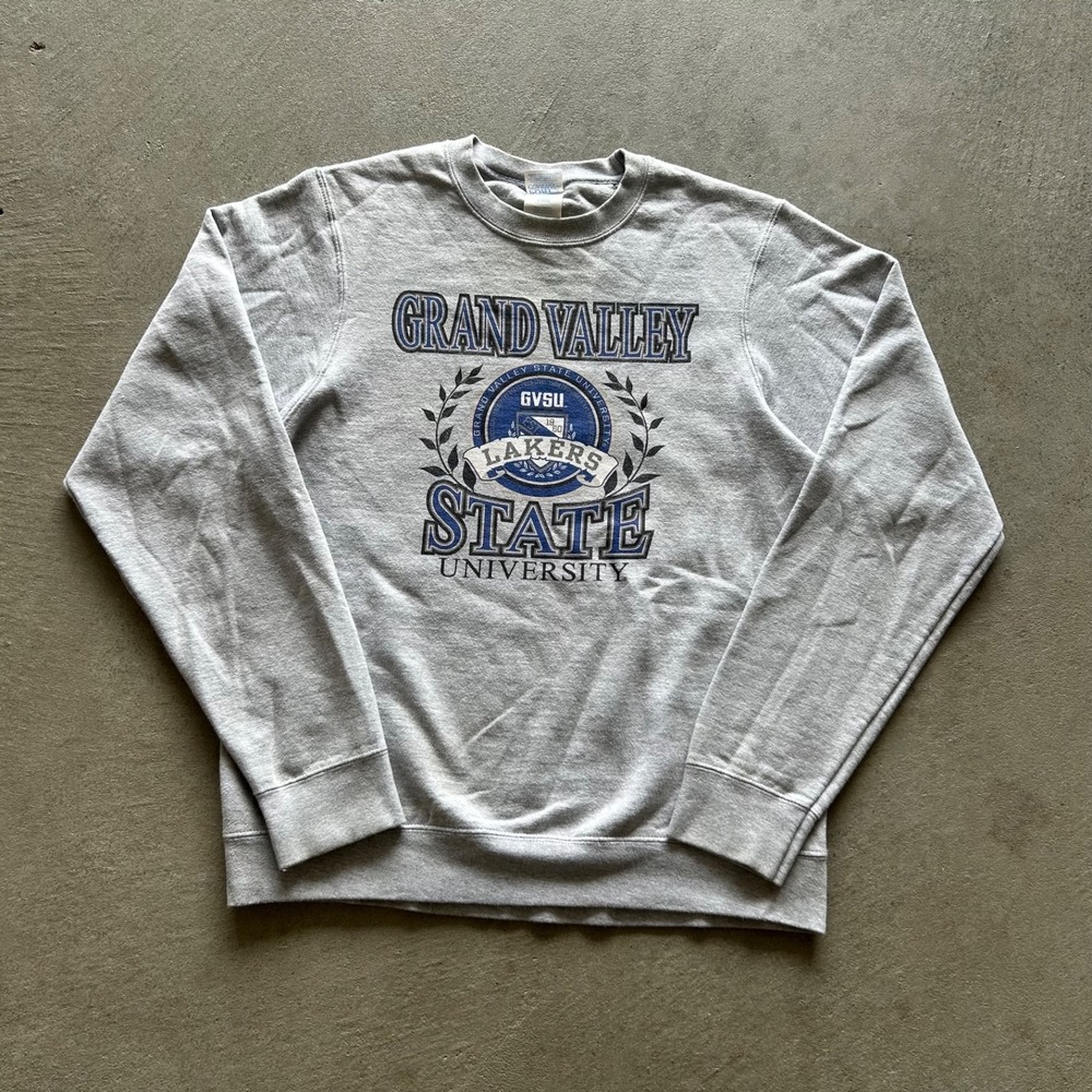 Vintage Grand Valley State University Sweatshirt Size Small Gray‎ Crewneck GVSU
